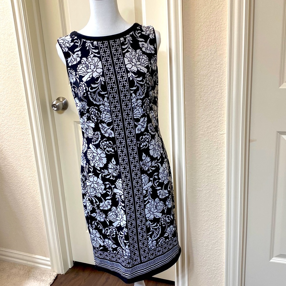 White House Black Market Sheath Dress Fully-lined